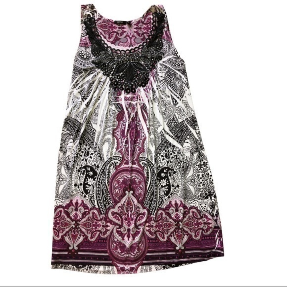 Apt 9 size medium dress flowing flattering beaded